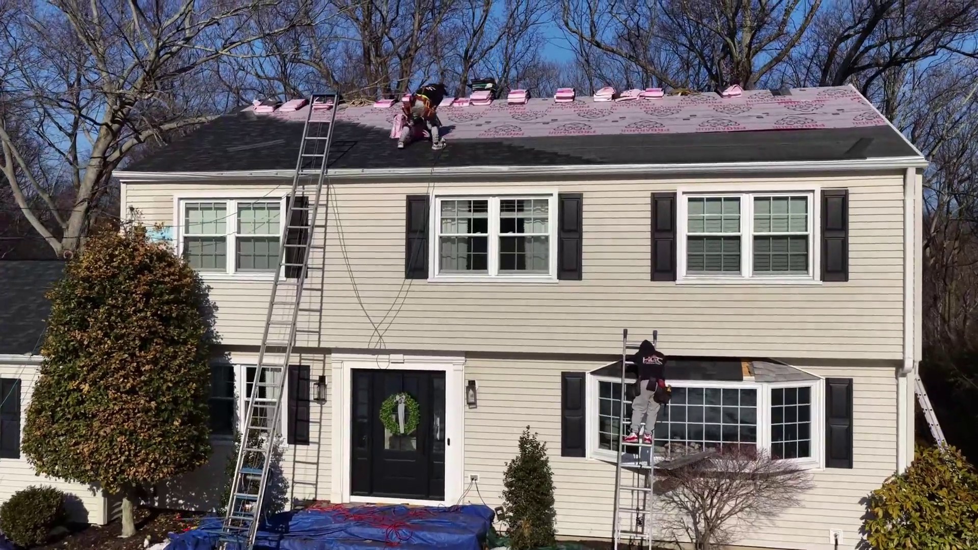 Helio GC crew and finished roofs around Trumbull, Connecticut